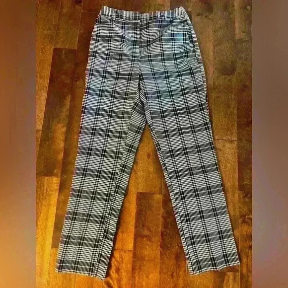 Plaid Pants perfect for  fall - Picture 2 of 4